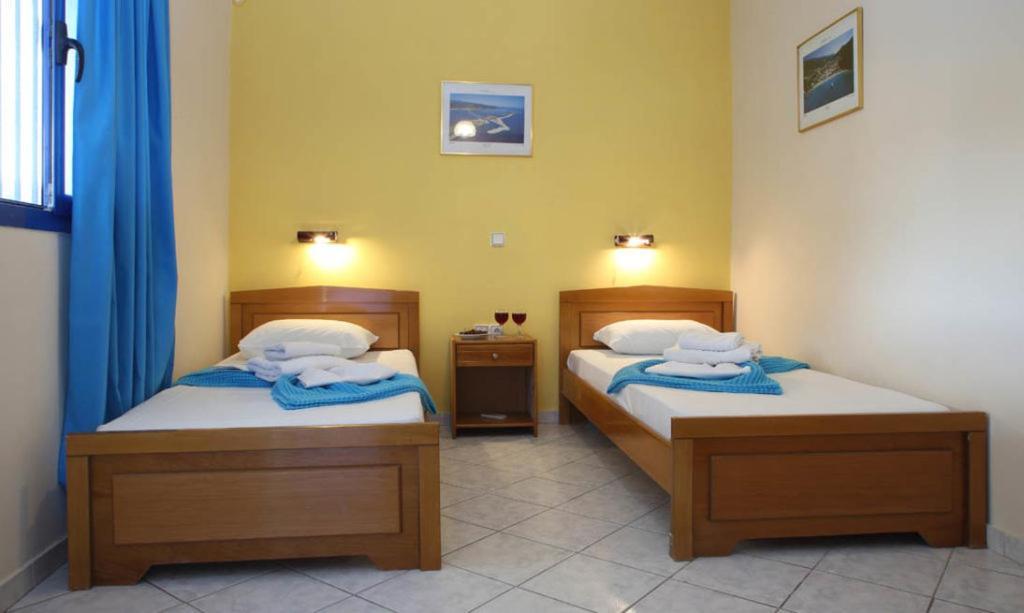 Theocharis Bros - Studios Apartments Áyios Nikítas エクステリア 写真