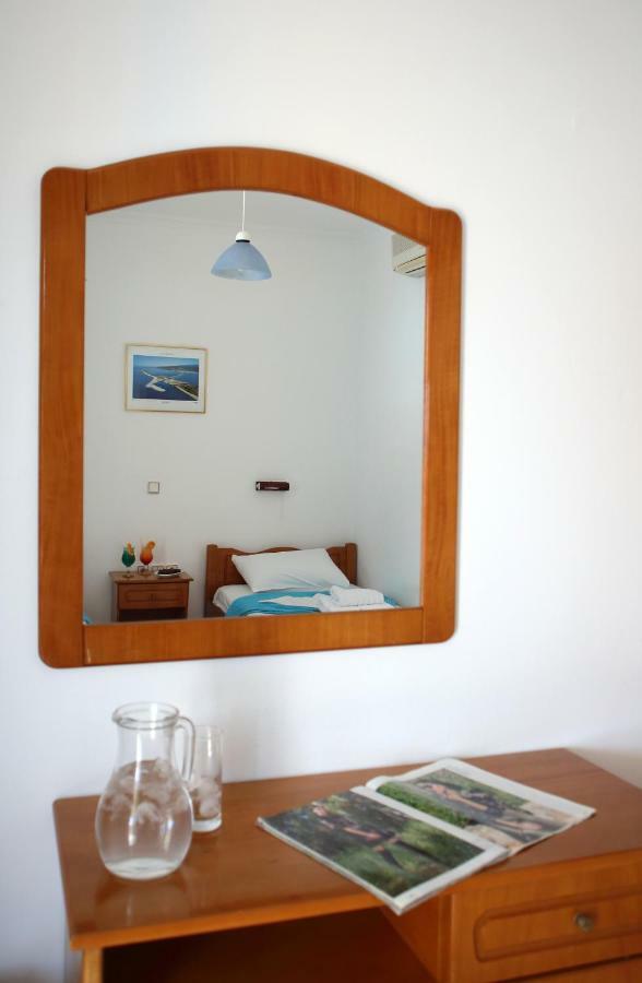 Theocharis Bros - Studios Apartments Áyios Nikítas エクステリア 写真