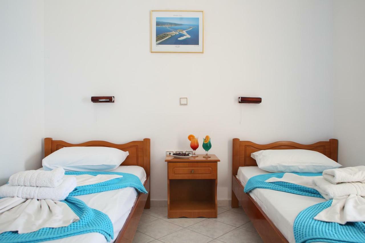 Theocharis Bros - Studios Apartments Áyios Nikítas エクステリア 写真