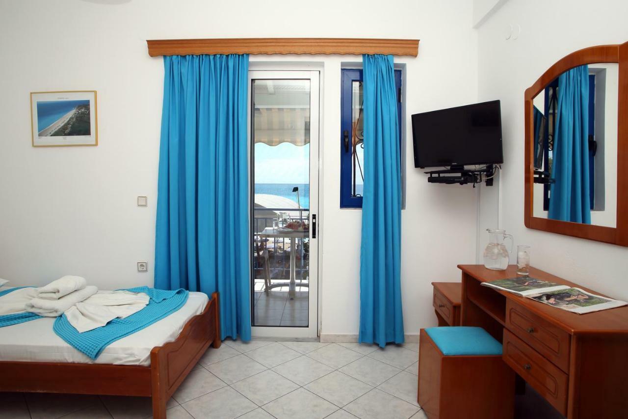 Theocharis Bros - Studios Apartments Áyios Nikítas エクステリア 写真