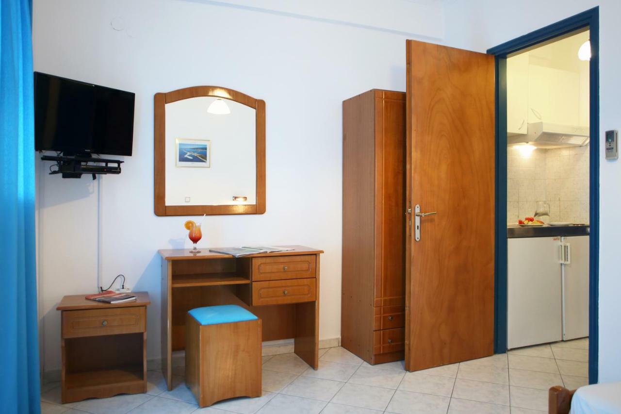 Theocharis Bros - Studios Apartments Áyios Nikítas エクステリア 写真
