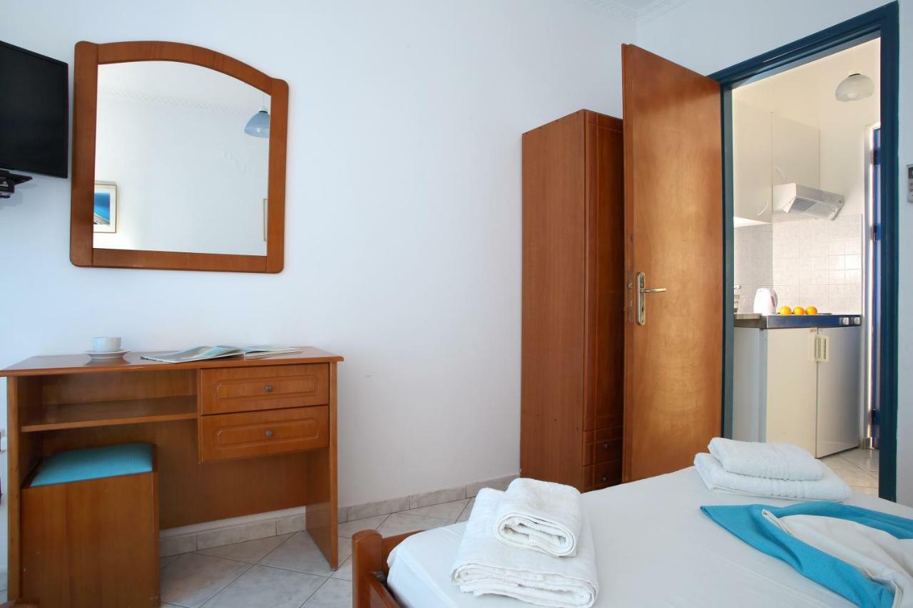 Theocharis Bros - Studios Apartments Áyios Nikítas エクステリア 写真