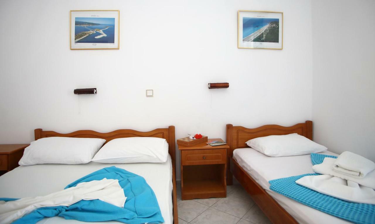 Theocharis Bros - Studios Apartments Áyios Nikítas エクステリア 写真