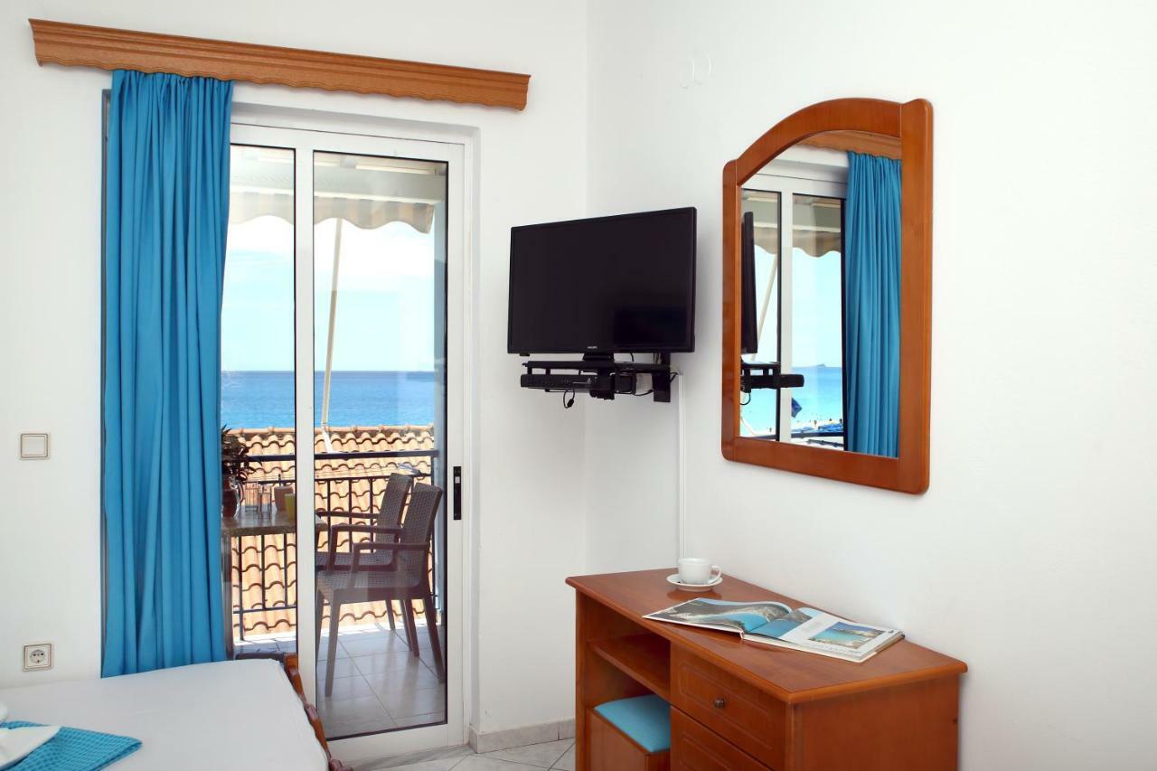 Theocharis Bros - Studios Apartments Áyios Nikítas エクステリア 写真