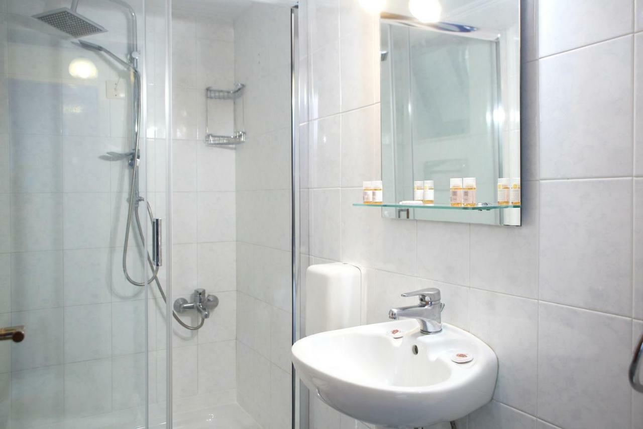 Theocharis Bros - Studios Apartments Áyios Nikítas エクステリア 写真