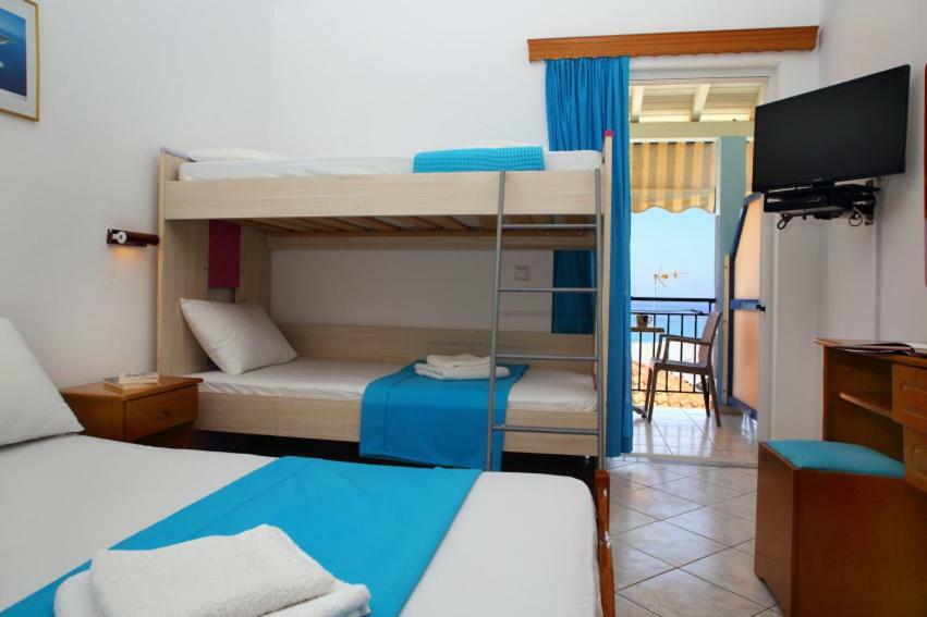 Theocharis Bros - Studios Apartments Áyios Nikítas エクステリア 写真