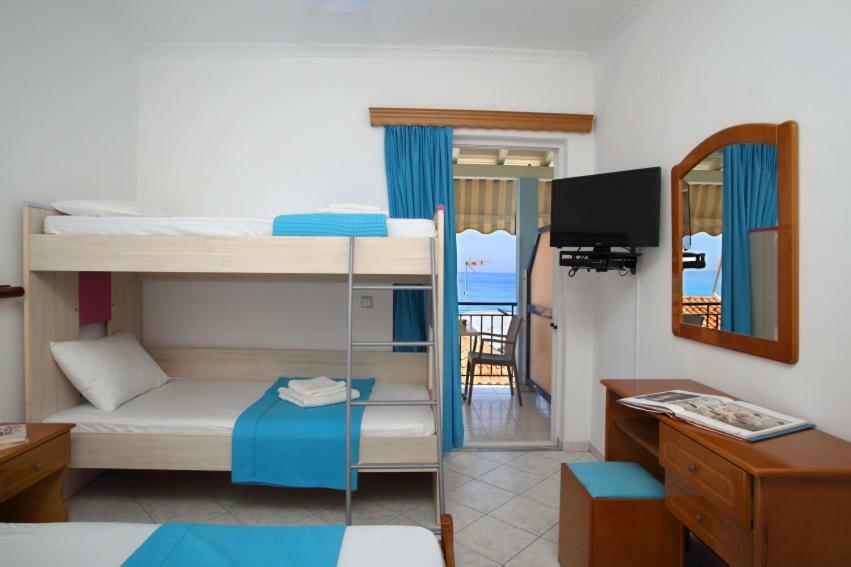 Theocharis Bros - Studios Apartments Áyios Nikítas エクステリア 写真